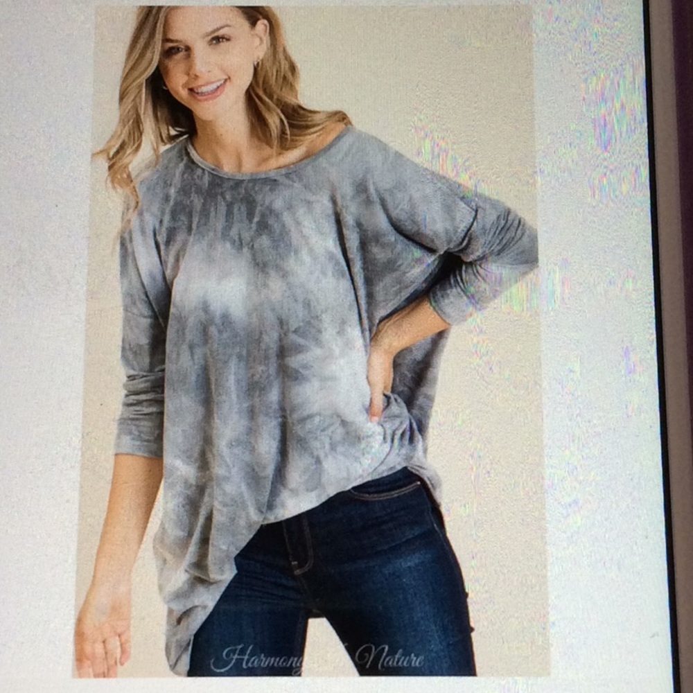 Boutique: Gray tie dye knit tunic